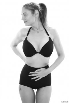 Alicia Legs black bra and girdle