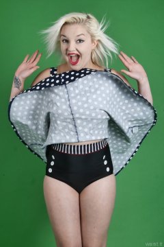 2015-07-26 ZoeCharlotte polkadot dress