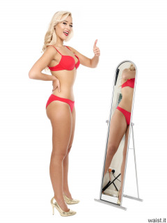 2016-11-06 Fleur in red "Love" bikini