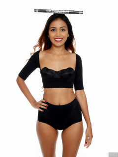 2017-09-18 Faranas in bra, bolero top and control briefs worn as hotpants