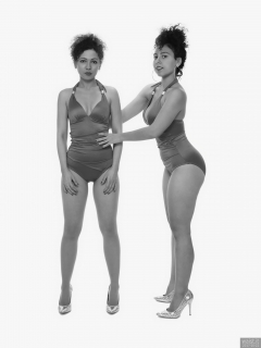 2017-10-22 Isabelle and Stephy fitness session in purple one-piece swimsuits