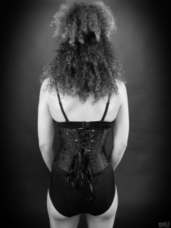 2017-10-22 Isabelle in tightly-laced corset and pantie girdle worn as hotpants