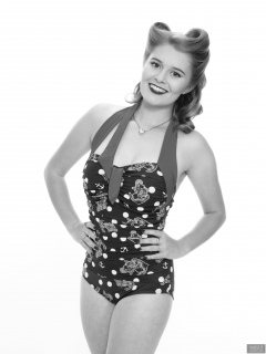 2018-11-04 Sophie Pixie modelling her own vintage style one-piece swimsuit