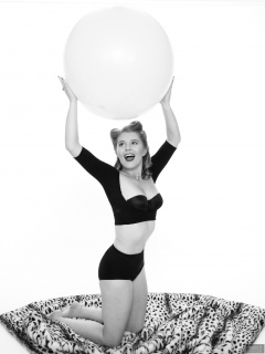2018-11-04 Sophie Pixie in black bolero posture top, black strapless bra and black control briefs worn as hotpants