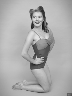 2018-11-04 Sophie Pixie in blue and purple vintage-stye tummy-control one-piece swimsuit
