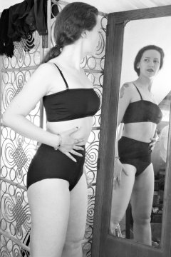 Chiara tries Chinese girdle #1
