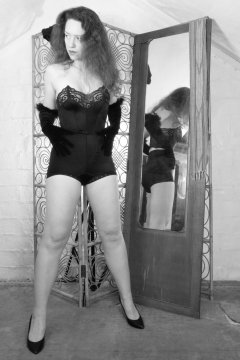 Chiara tries Chinese girdle #2