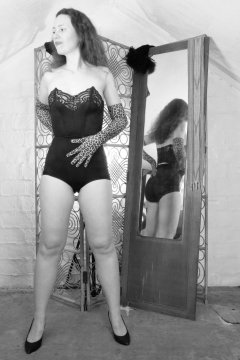Chiara tries Chinese girdle #3