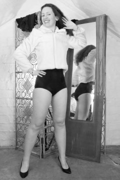 Chiara tries Chinese girdle #3