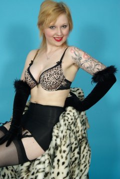 Photo from Miss Cristal Marie's first retro-fitness pin-up shoot, 2013-05-18