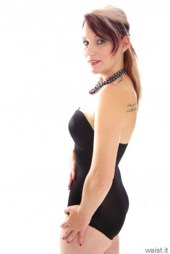 Heidi 2014-09-07 black Miraclesuit bodyshaper