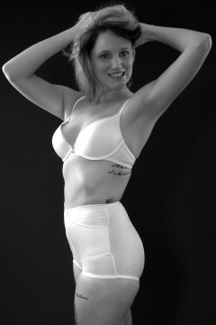 Heidi 2014-09-07 Little X girdle