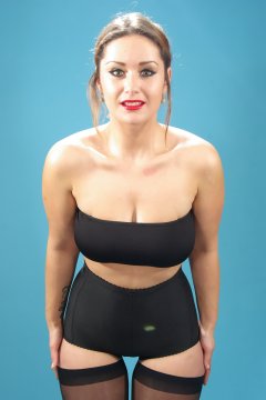 2014-10-18 Egle black style 210 gordle and boob tube