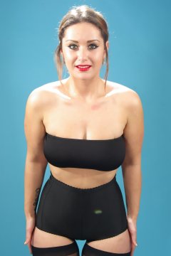 2014-10-18 Egle black style 210 gordle and boob tube