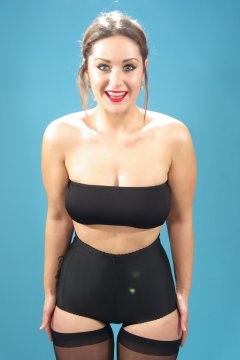 2014-10-18 Egle black style 210 gordle and boob tube