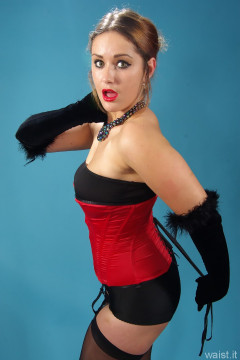 2014-10-18 Egle style 210 girdle and red Vollers corset