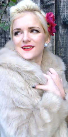 Abbie 2015-01-02 fur coat