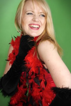 2015-05-25 Amandah red Vollers overbust corset and black girdle
