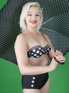 2015-07-26 ZoeCharlotte vintage swimsuit