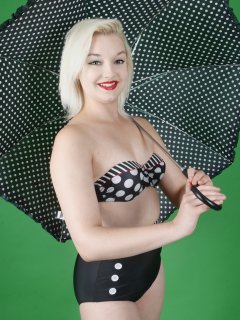 2015-07-26 ZoeCharlotte vintage swimsuit