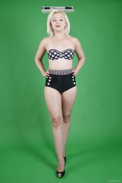 2015-07-26 ZoeCharlotte vintage swimsuit