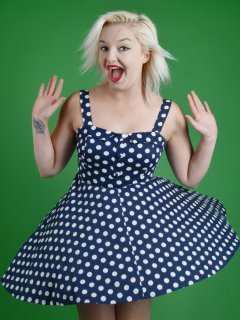 2015-07-26 ZoeCharlotte polkadot dress