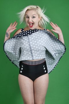 2015-07-26 ZoeCharlotte polkadot dress