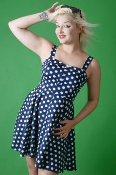 2015-07-26 ZoeCharlotte polkadot dress