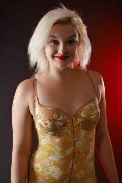 2015-07-26 ZoeCharlotte Berlei corselette