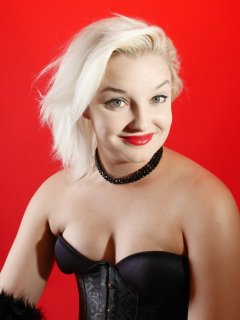 2015-07-26 ZoeCharlotte pinup shoot