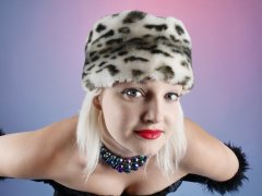 2015-07-26 ZoeCharlotte animal print