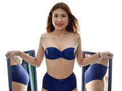 2015-08-03 Laura Toy bue bra and girdle