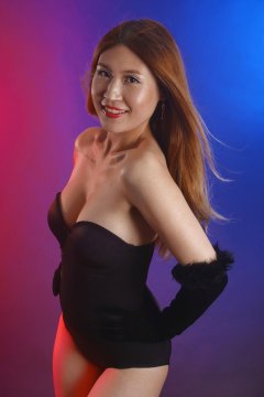 2015-08-03 Laura Toy black Miraclesuit