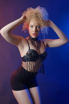 2015-08-14 Jazz black bra and sports bottoms