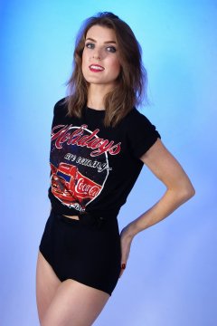 2015-11-06 GinA1 T-shirt and girdle worn as hotpants