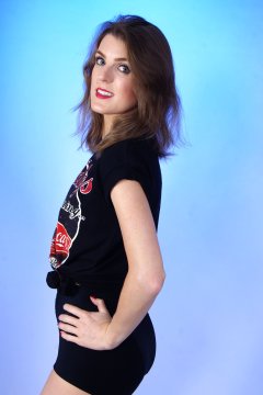 2015-11-06 GinA1 T-shirt and girdle worn as hotpants