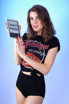 2015-11-06 GinA1 T-shirt and girdle worn as hotpants