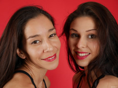 2015-11-21 Heydi and Shannon mother and daughter vintage pinup shoot