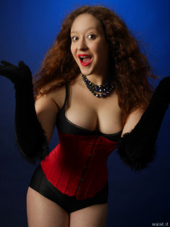 2015-12-04 Yana red Vollers corset and black Style 210 girdle worn as hotpants