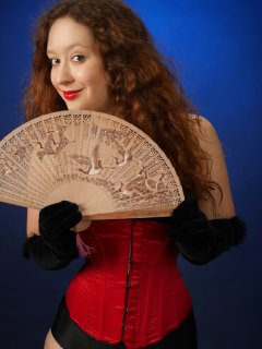 2015-12-04 Yana red Vollers corset and black Style 210 girdle worn as hotpants
