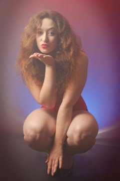 2015-12-04 Yana red Vollers corset and black Style 210 girdle worn as hotpants