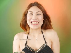 2015-12-11 Laura Toy head shot