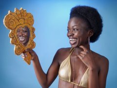 2016-01-15 Lilli in gold bikini and gold body jewellery