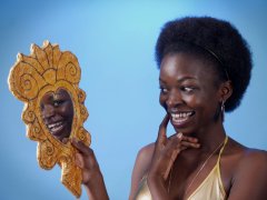 2016-01-15 Lilli in gold bikini and gold body jewellery