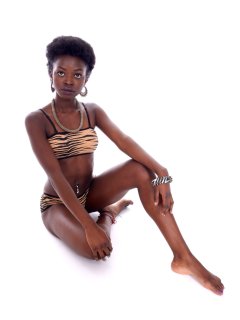 2016-01-15 Lilli in tiger-print two-piece