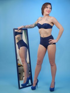 2016-04-02 Lexy showing off her fabuous figure in blue bra and girdle