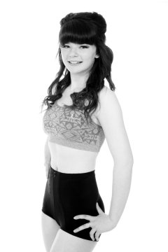 20160522 Ronnie97 fitness set, wearing sports top and black control briefs worn as hotpants