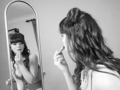 20160522 Ronnie97 wearing red bellydance top and red pocket girdle worn as hotpants