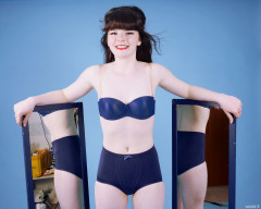 20160522 Ronnie97 playing with mirrors in blue Chinese bra and girdle