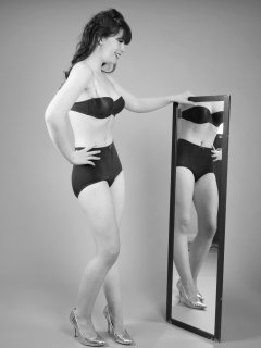 20160522 Ronnie97 playing with mirrors in blue Chinese bra and girdle